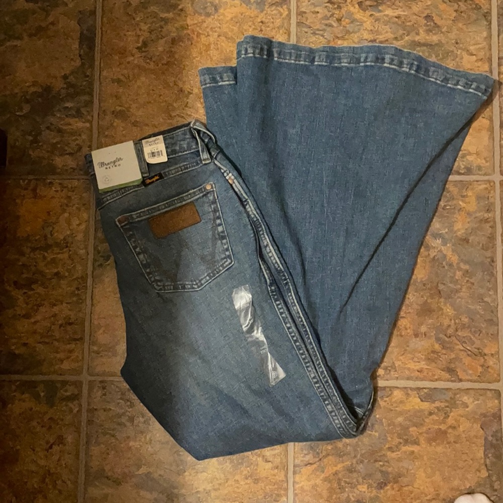 NWT wrangler retro wide flares